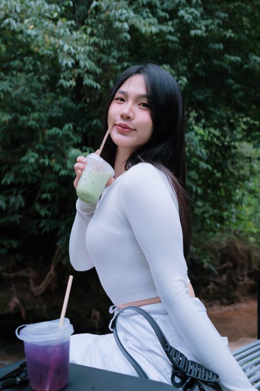 Bích Trâm: Hành trình từ giọng hát Việt đến hot girl nút chặn