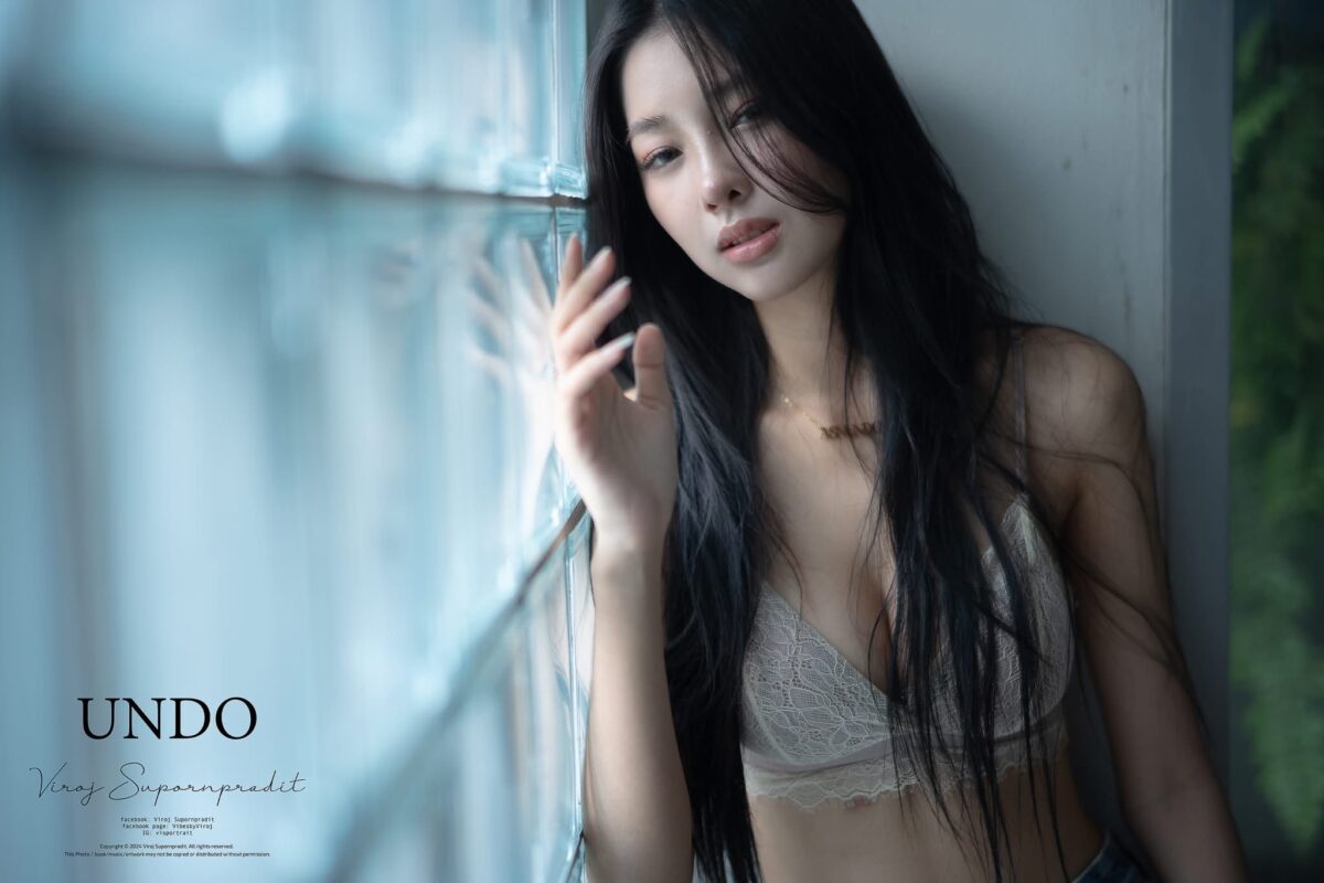 Model Thailand Gây Sốt Với Bộ Ảnh Trắng Đen