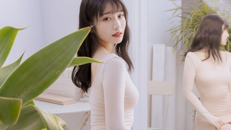 Vì Sao Saika Kawakita Được Gọi Là “Đối Thủ” Của Yua Mikami?