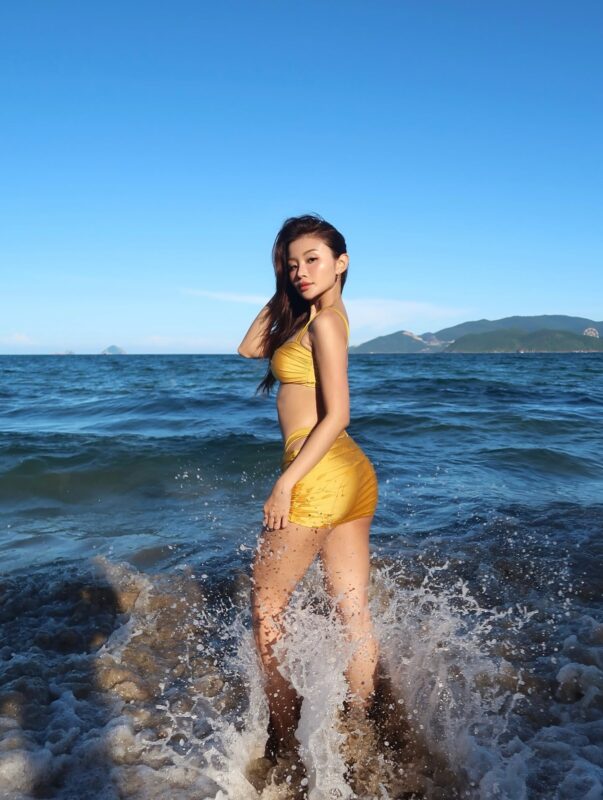 nhephan bikini hot model